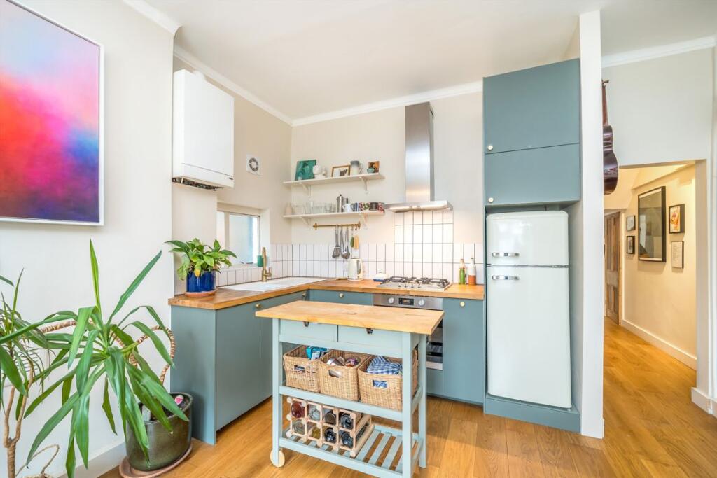 Apartment in London - View 5