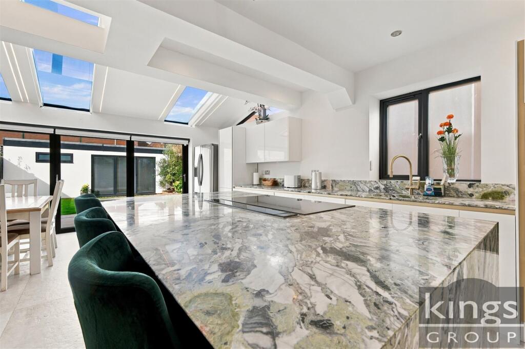 House in London - View 3