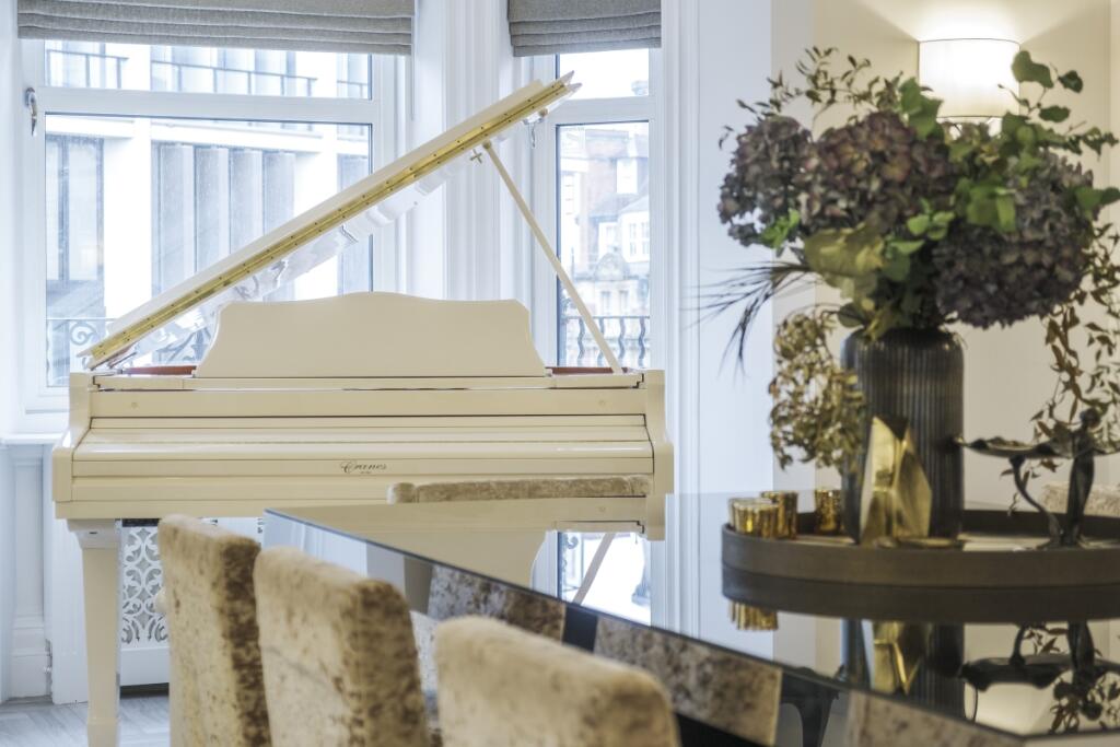 Apartment in London - View 5