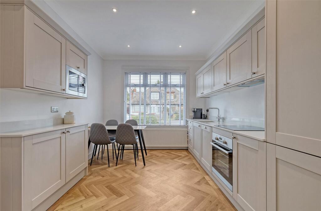 House in Southend-on-Sea - View 4