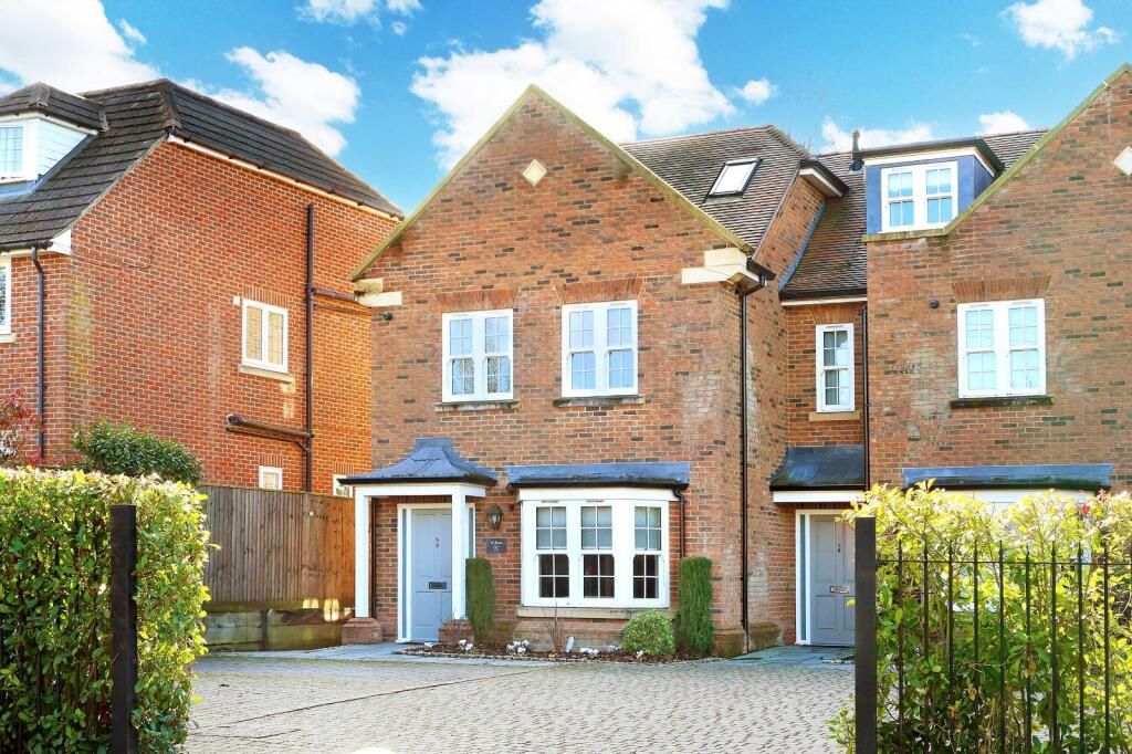Main image of property: Candlemas Lane, Beaconsfield, Buckinghamshire, HP9