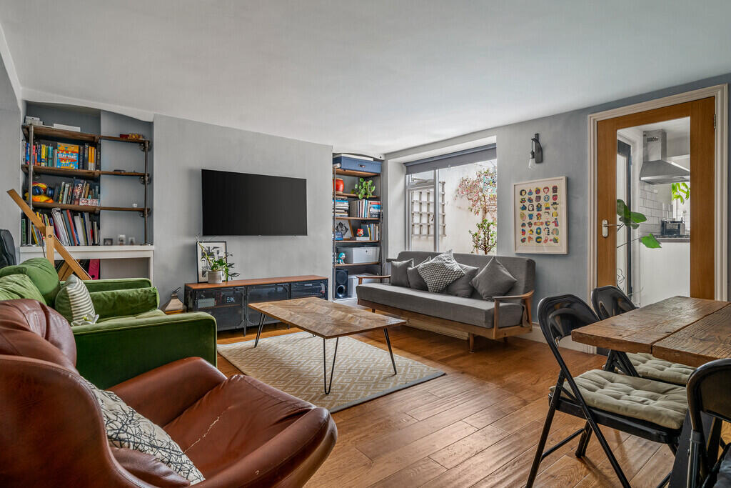 Apartment in Brighton - View 5