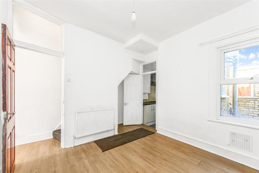 House in London - View 5
