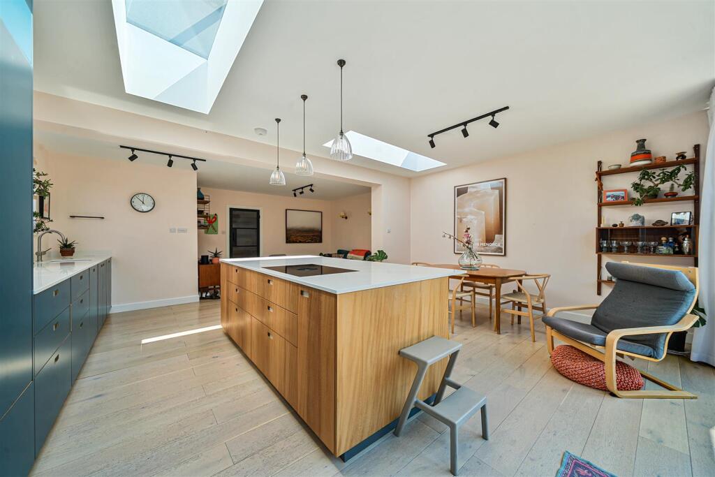 House in Waverley, Godalming - View 5