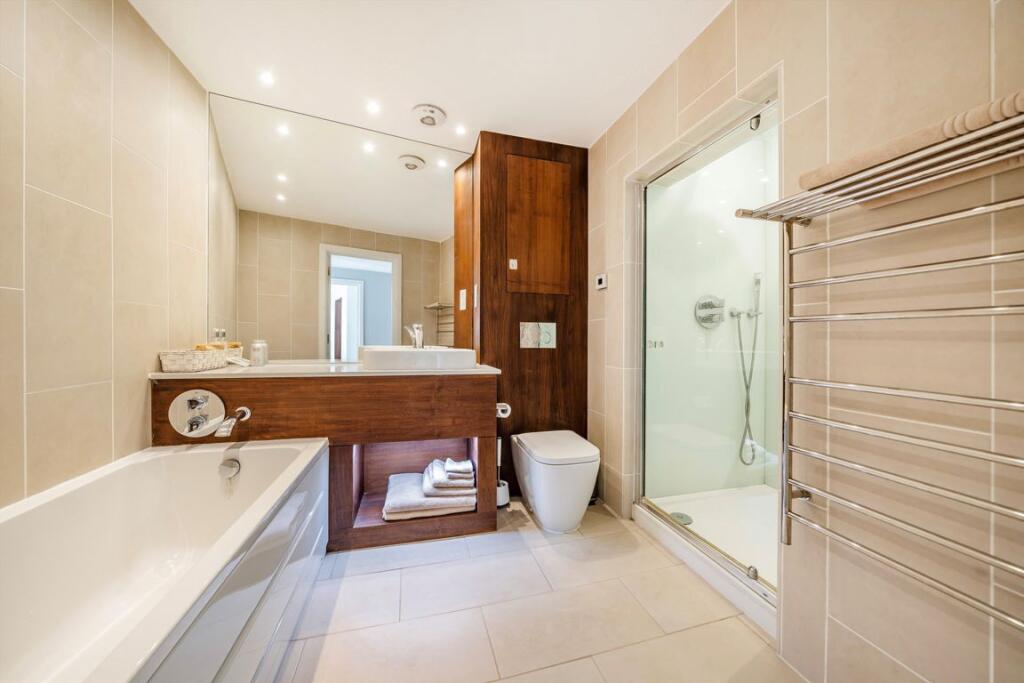 Apartment in London - More