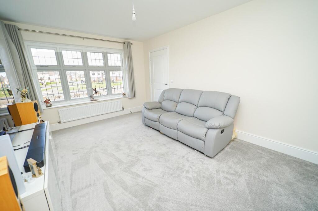 Shackleton Grove, Leighton Buzzard photo 3