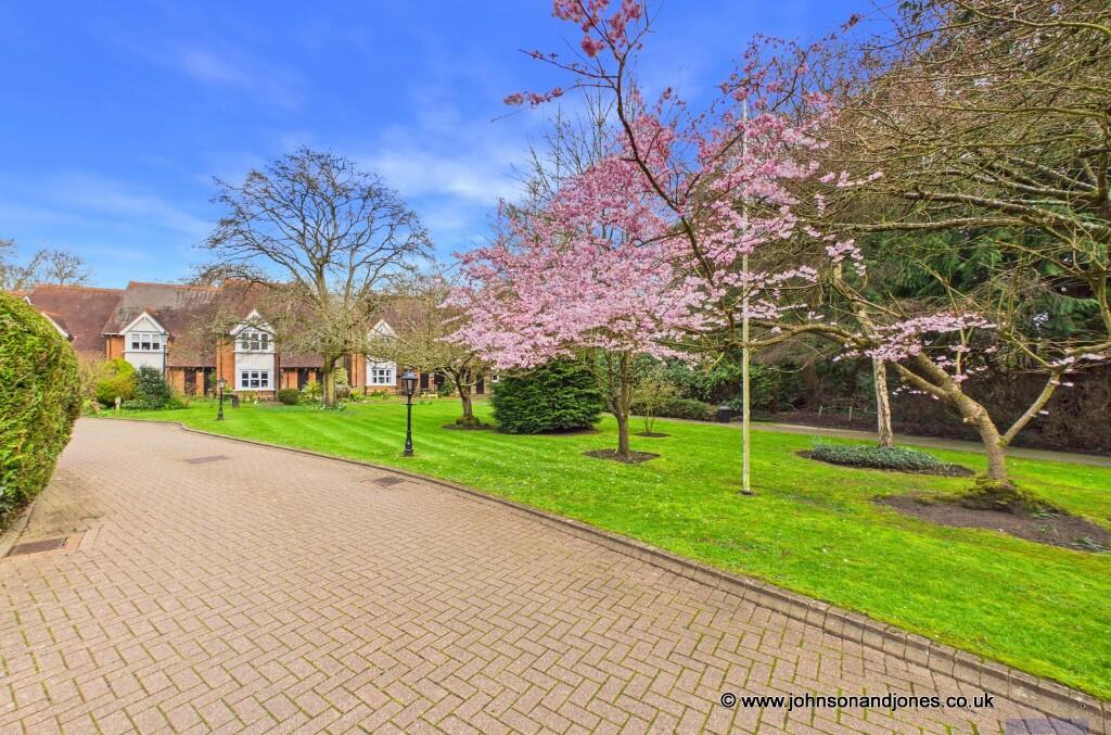 Burley Orchard, Chertsey, Surrey, KT16 - View 2