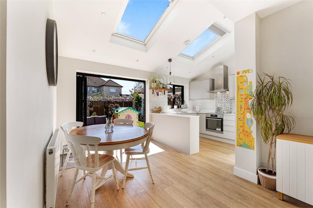 House in Watford, Hertfordshire - View 4
