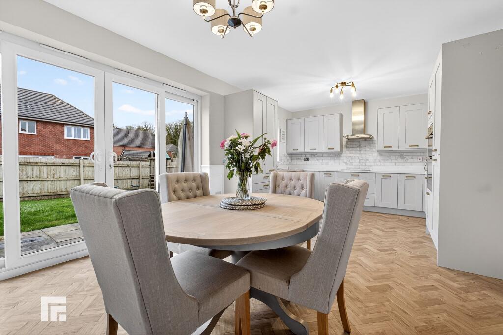 Pentrebane Drive, Cardiff, CF5 photo 3