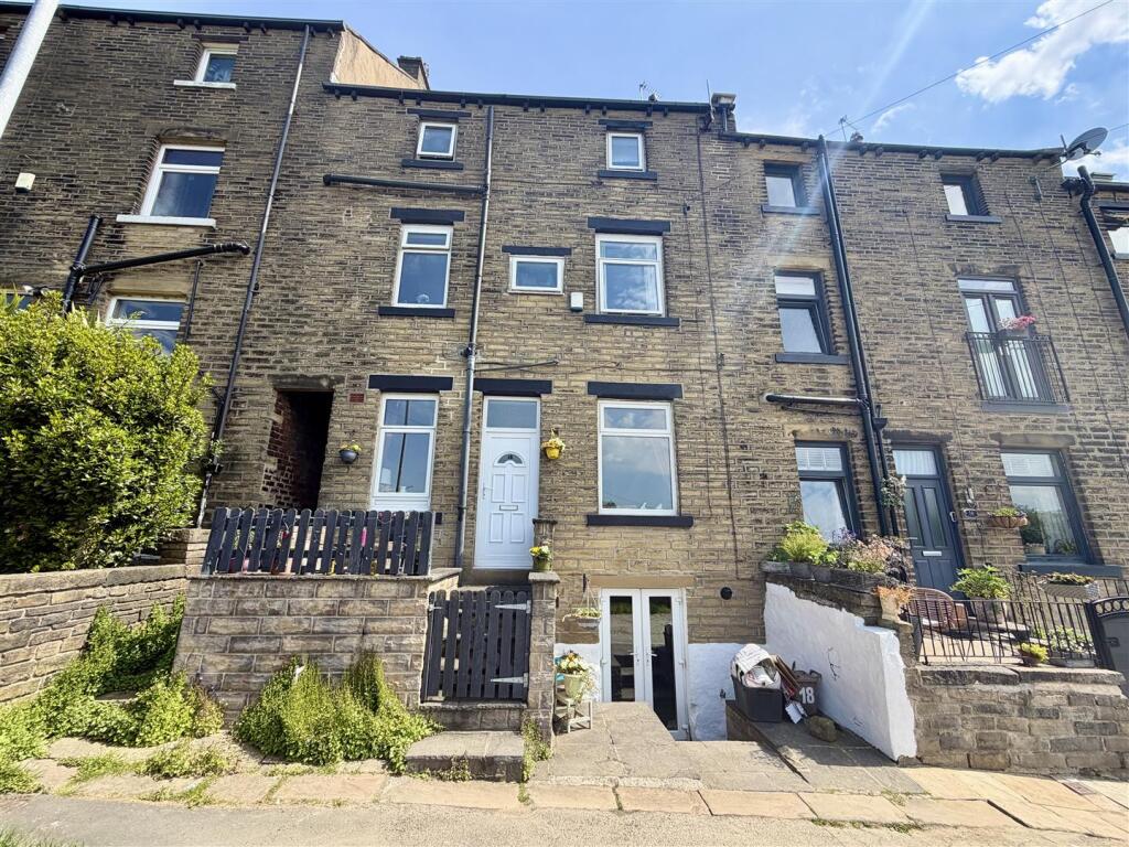 Akroyd Terrace, Halifax, Halifax