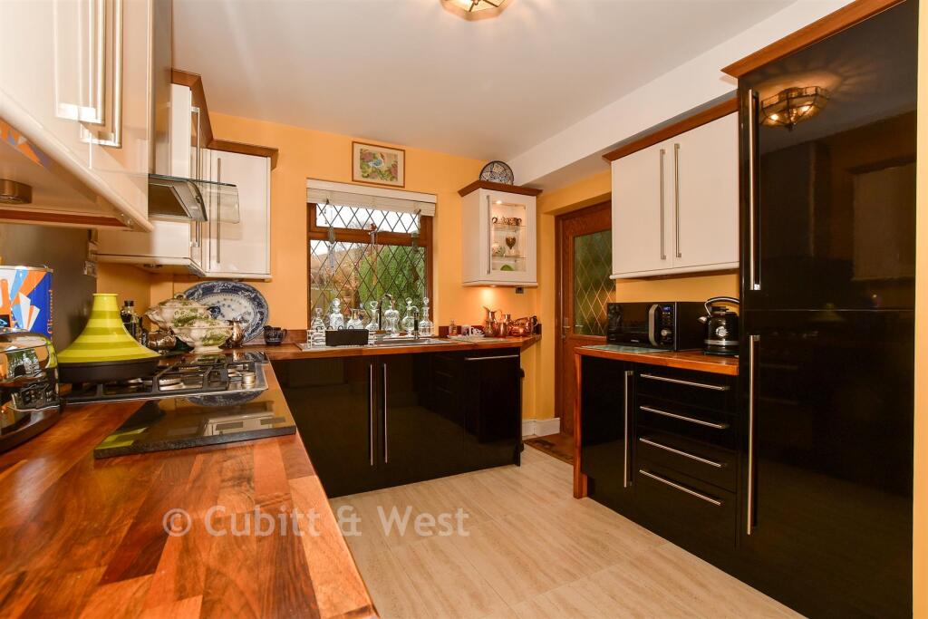 Bethune Road, Horsham, West Sussex image 4