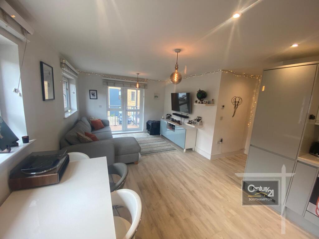 Apartment in Southampton - View 3
