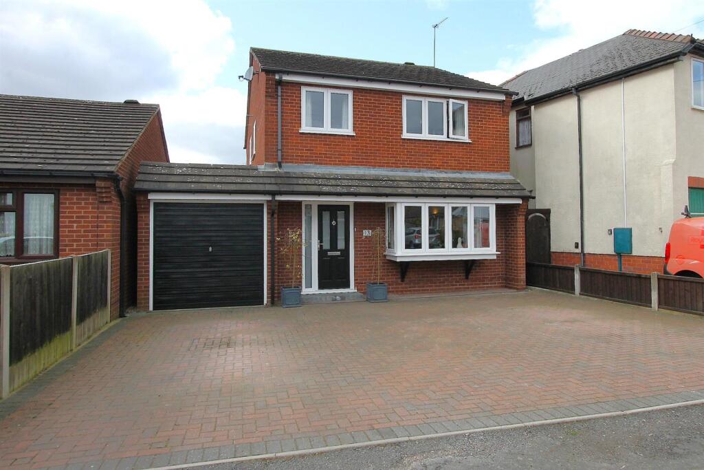 4-bed detached on Batham Road, Kidderminster, £365,000