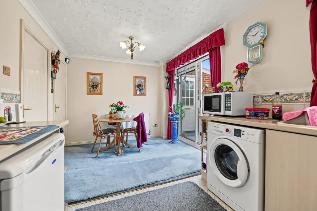 Ashurst Close, Longford, CV6 photo 3