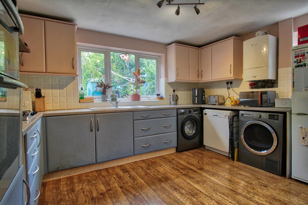 House in Worcester, Worcestershire - View 4