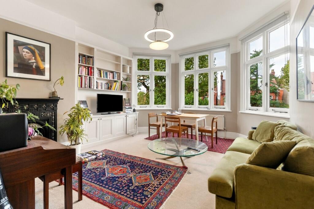 2-bed flat on Mapesbury Road, Mapesbury, London, NW2, £550,000