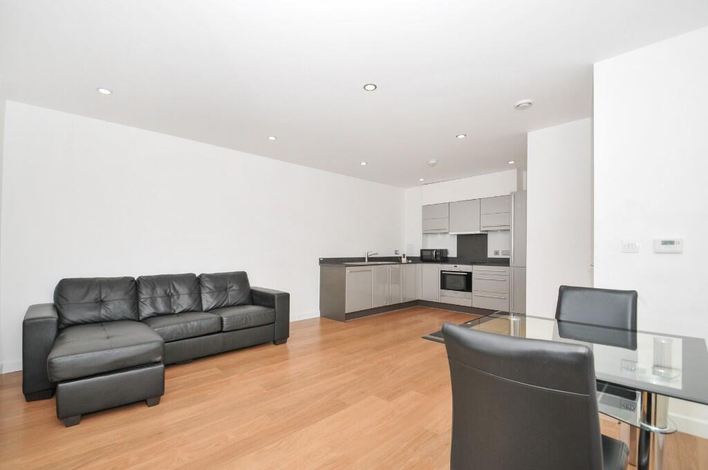 Main image of property: Salton Square, London, E14
