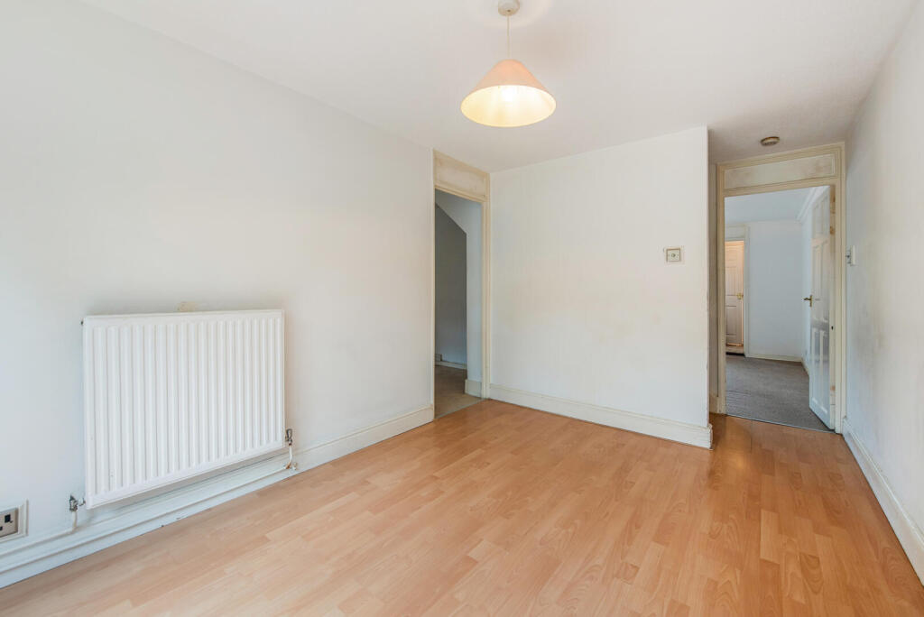 House in Test Valley, Saxon Fields, Andover - More