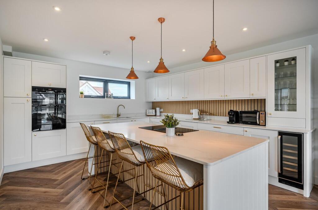 House in Christchurch, Southbourne, Bournemouth - More