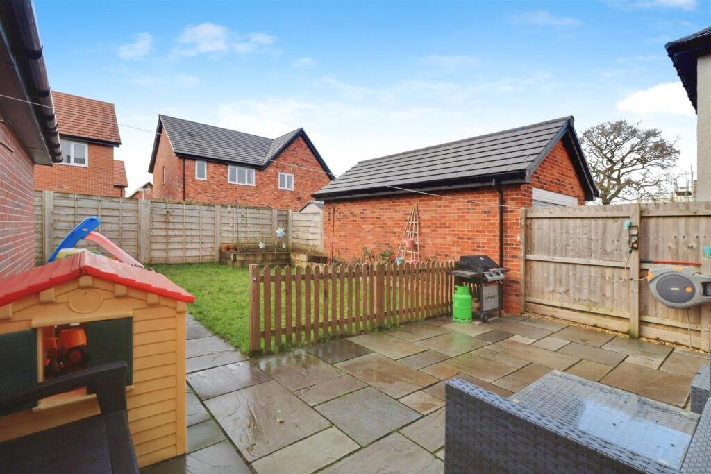 4 bed detached - 7 Jones Avenue, Crewe image 3