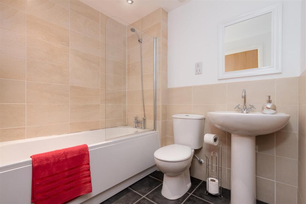 Apartment in Manchester - View 5