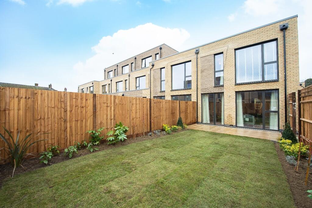 Main image of property: Storer Drive Welling DA16