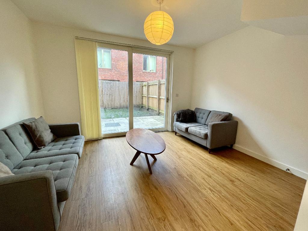 3 bedroom mews property for rent