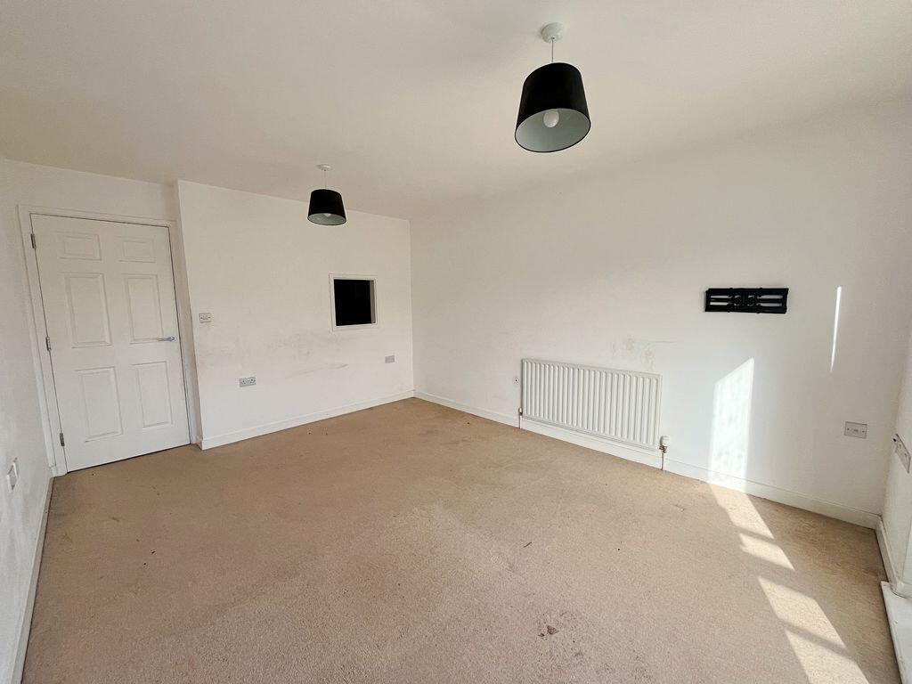 Apartment in London, London Borough of Harrow - View 2