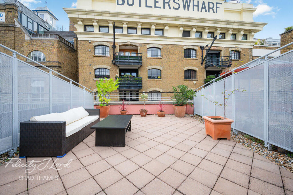 3-bed flat on Compass Court, Shad Thames, SE1, £975,000