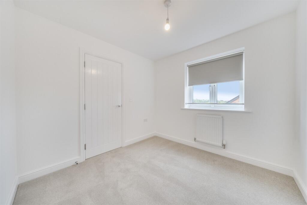 3 bedroom Terraced House in West Street, Upton - More