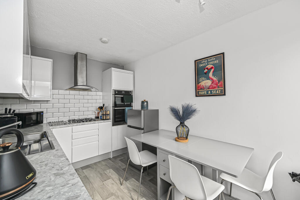 Apartment in London, St John's Estate, Isle of Dogs - View 5