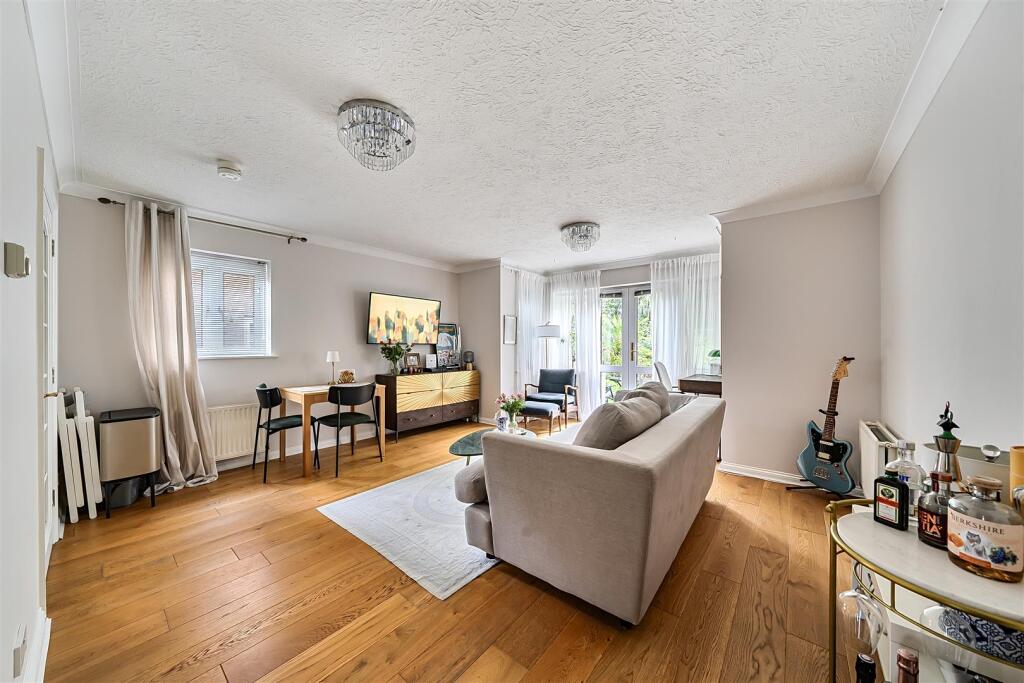 Apartment in Reading, Caversham - View 3