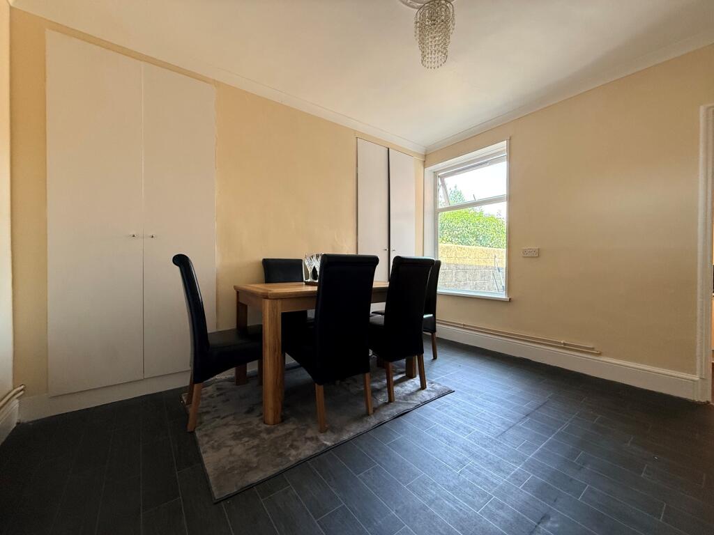 House in Yeovil, Somerset - View 5