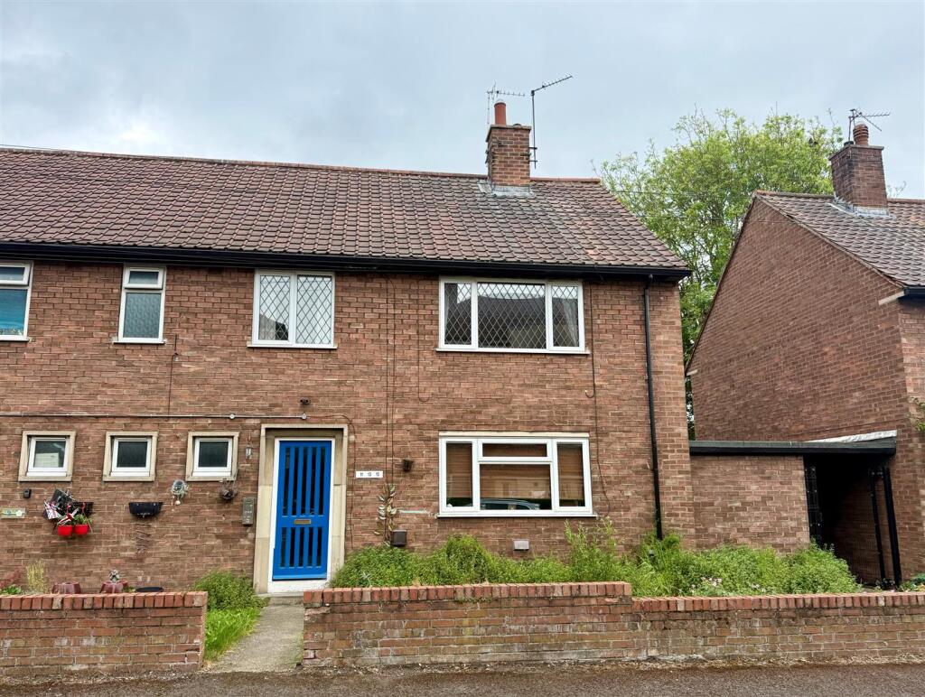 2-bed flat on Swann Street, Off Nunnery Lane, £150,000