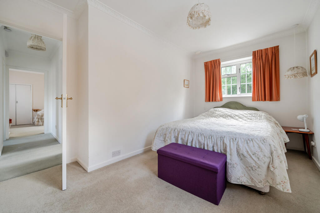 House in Gerrards Cross - More