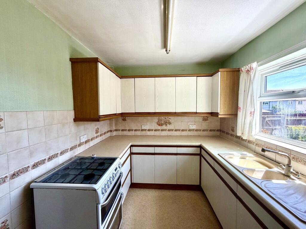 House in London, Royal Borough of Kingston upon Thames - View 3