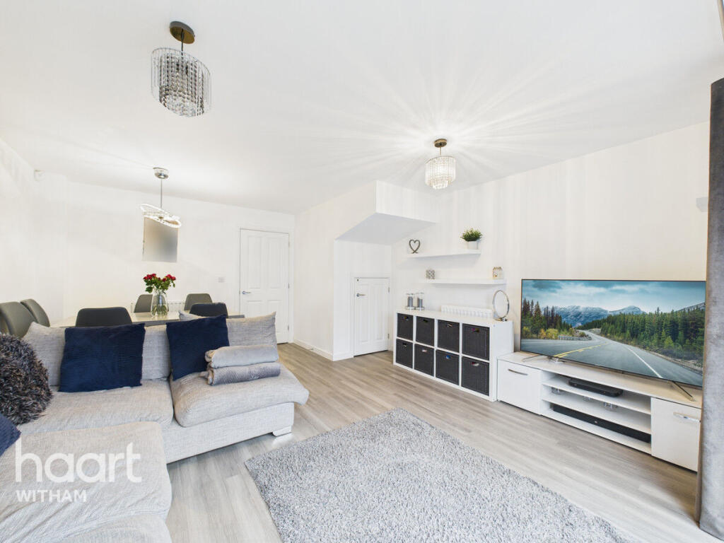 2-bed terraced on Howell Walk, Witham, £300,000