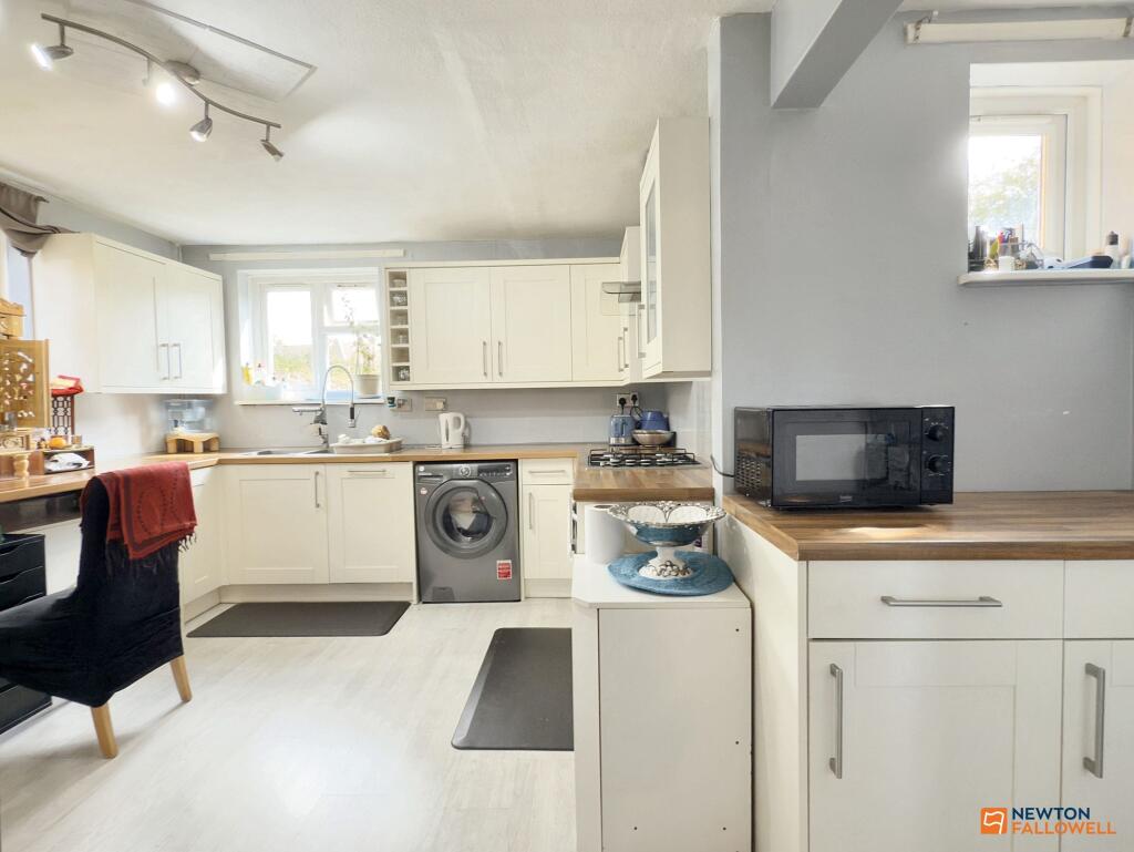 Beacon Crescent, Coalville, LE67 photo 3