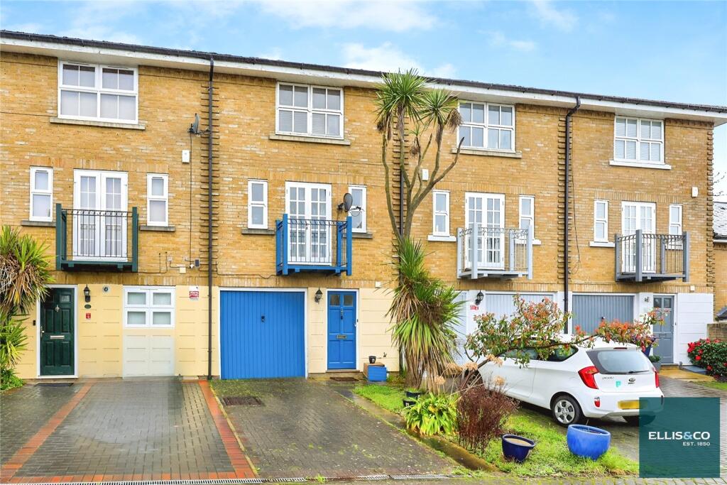 Main image of property: Hampton Close, Friern Barnet, N11