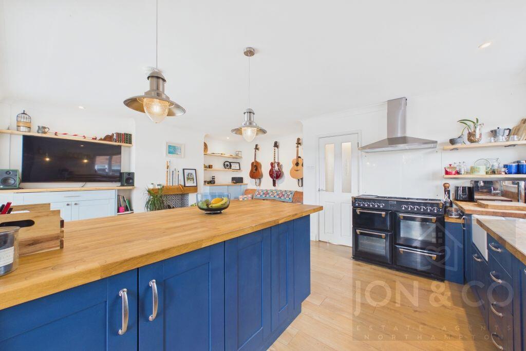 House in Northampton - View 3