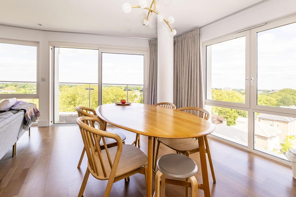 Apartment in London, Norbiton - View 2