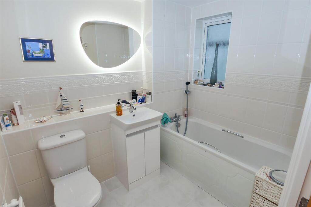 Apartment in Brighton - More