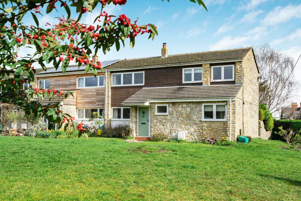 Main image of property: Hilltop Gardens, Islip, OX5