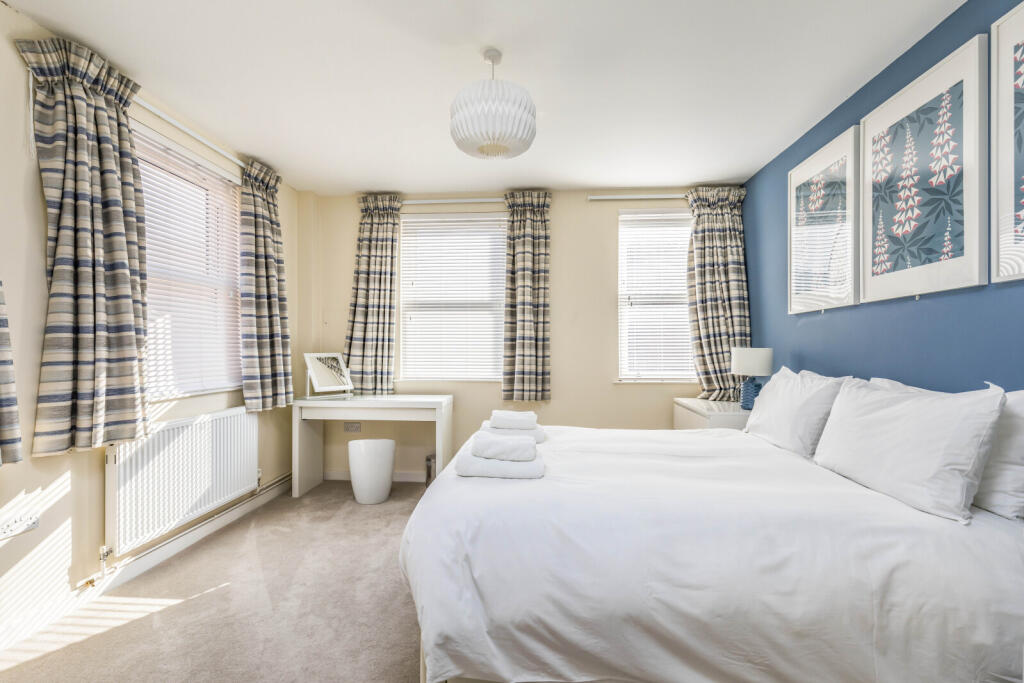Apartment in Portsmouth - View 5