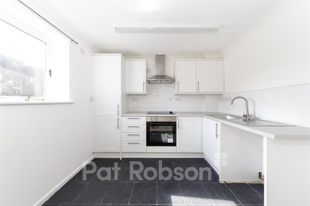 Apartment in North Tyneside, North East - View 3