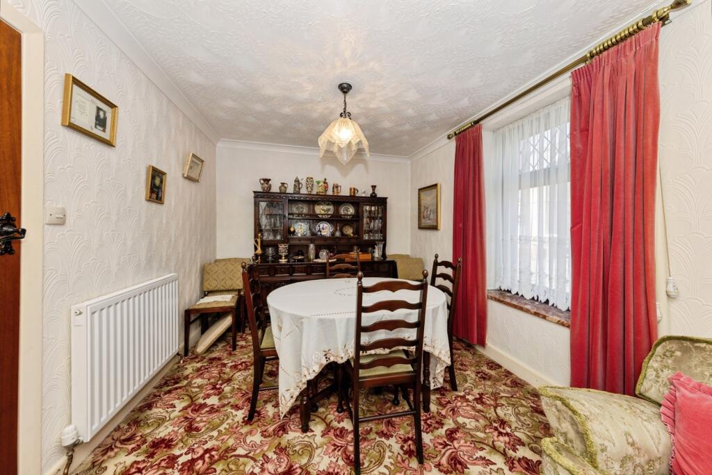 House in Dafen, Pemberton, Llanelli Rural - View 5