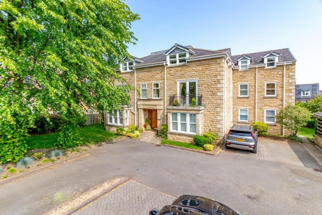 3-bed flat on Queens Road, Harrogate, £435,000
