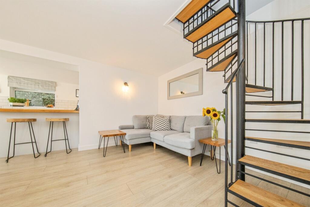 House in Ipswich - View 4
