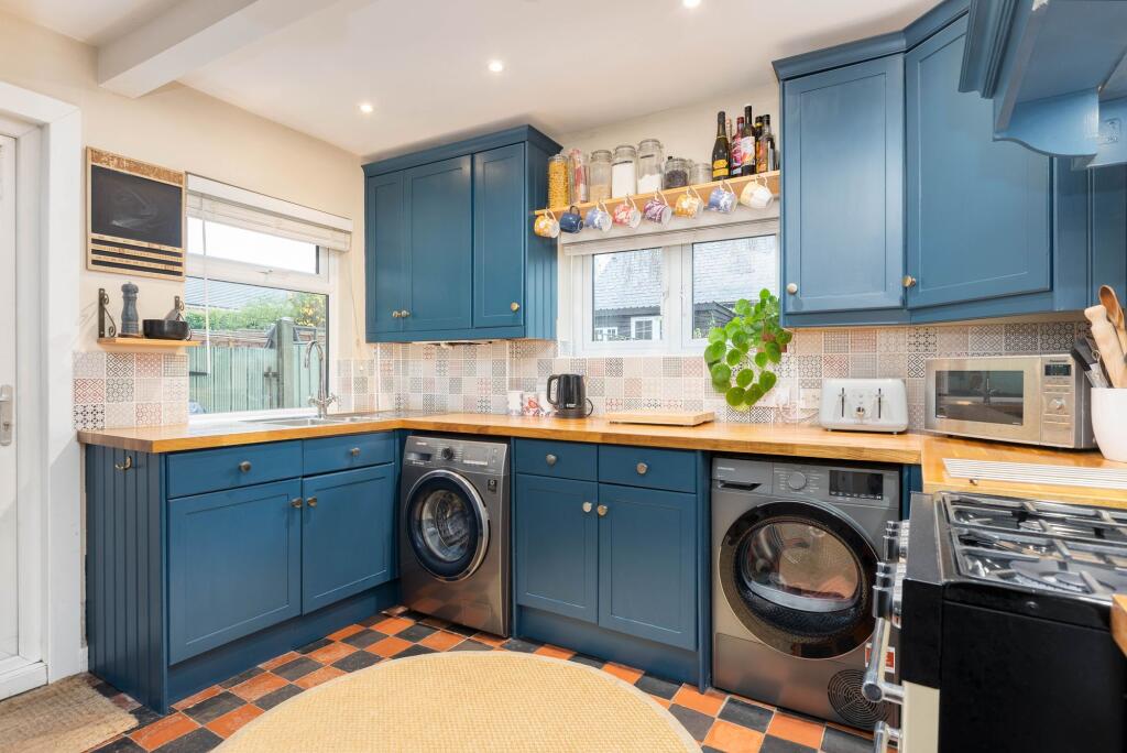 House in North Hertfordshire, West Hitchin - More