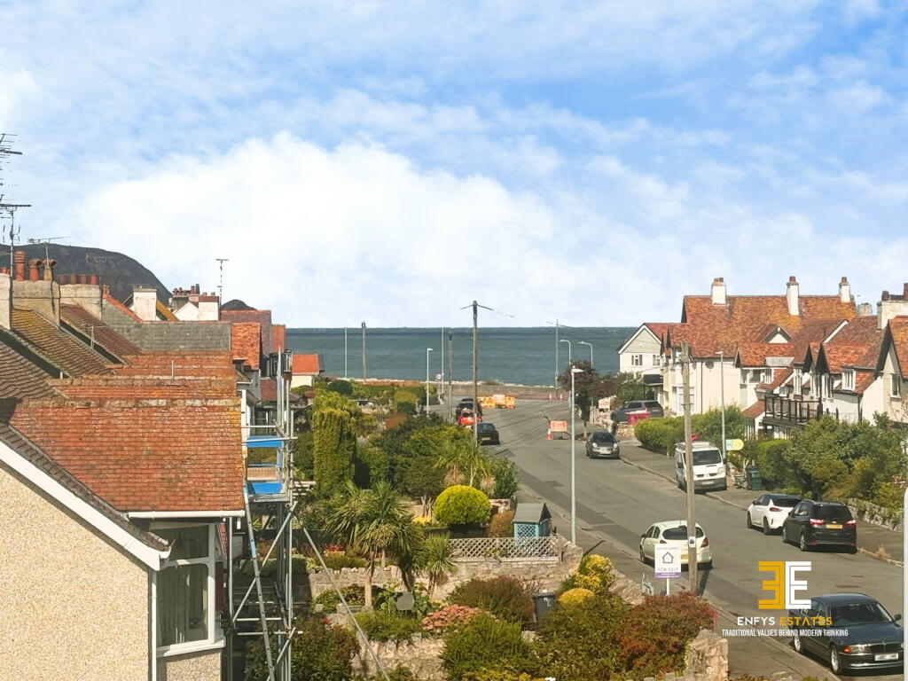 Apartment in Llandudno, Rhos-on-Sea - View 2